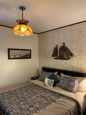 4 bedrooms, desk, free WiFi, bed sheets