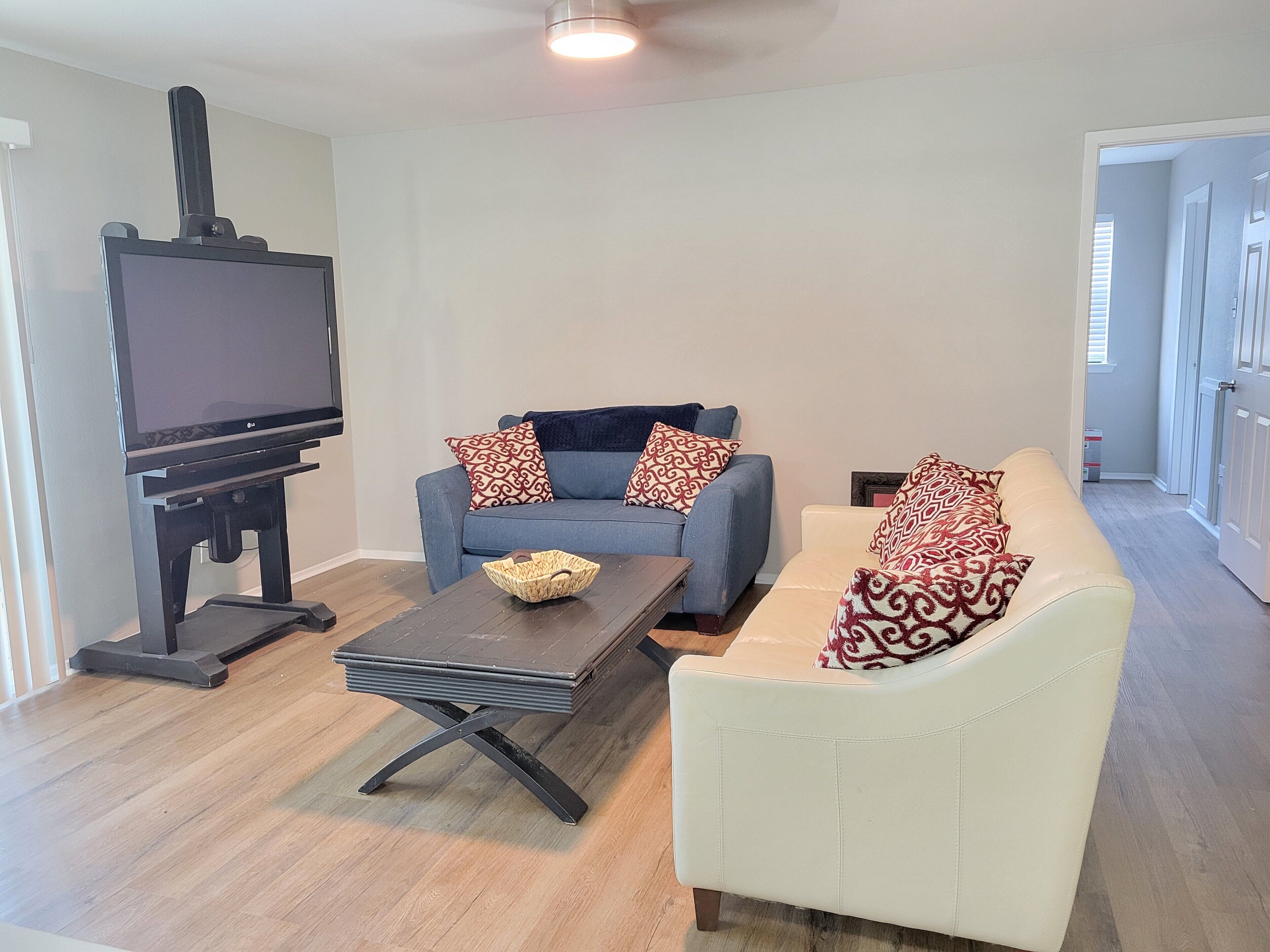 Newly Renovated Game Day Rental - NOW AVAILABLE!