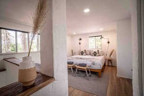 2 bedrooms, desk, iron/ironing board, WiFi