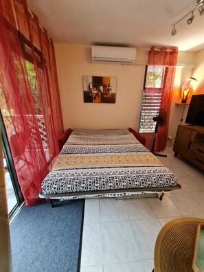 1 bedroom, WiFi, bed sheets