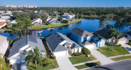 Dream Weaver Villa® - Blooming Alamanda: Lakefront, Pool, Spa, Near Disney