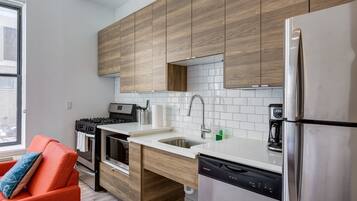 Fridge, microwave, oven, coffee/tea maker