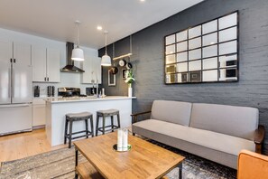 TV - Relax in West Town - In-Unit Laundry and Pet Friendly! by AllSet Turnover (Chicago)