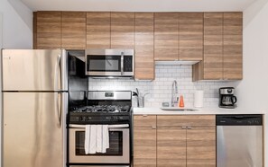 Refrigerador, microondas, horno y lavavajillas