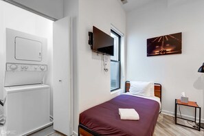 Iron/ironing board, WiFi, bed sheets