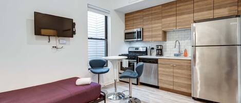 Frigorifero, microonde, forno, lavastoviglie