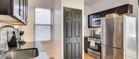Fridge, microwave, oven, coffee/tea maker