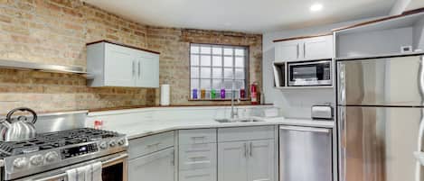 Fridge, microwave, oven, dishwasher