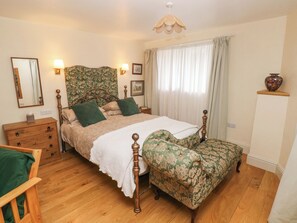 Cottage | 1 bedroom, individually decorated, individually furnished, free WiFi