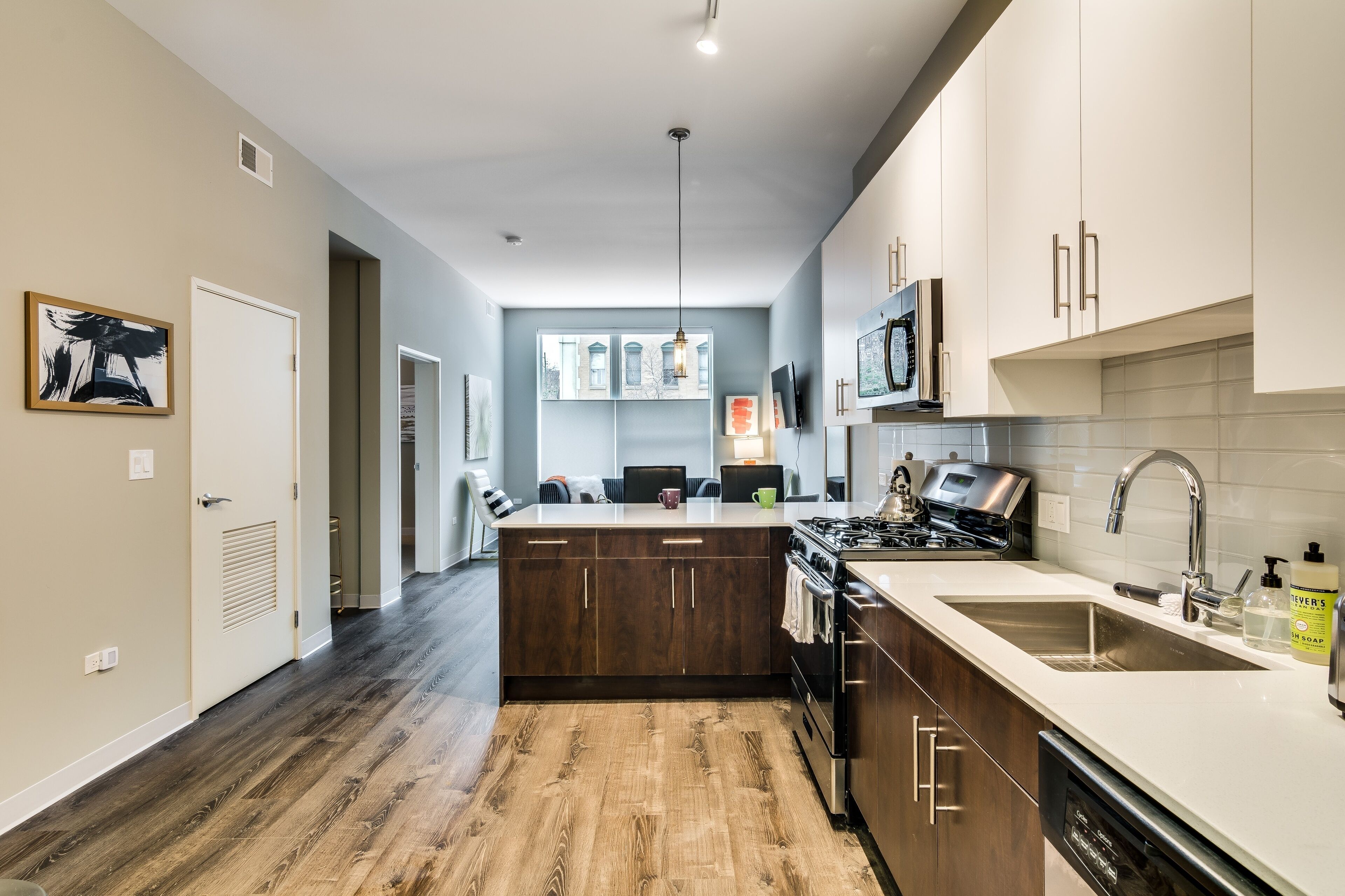 Kühlschrank, Mikrowelle, Ofen, Geschirrspüler