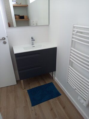 淋浴設備、風筒、提供毛巾