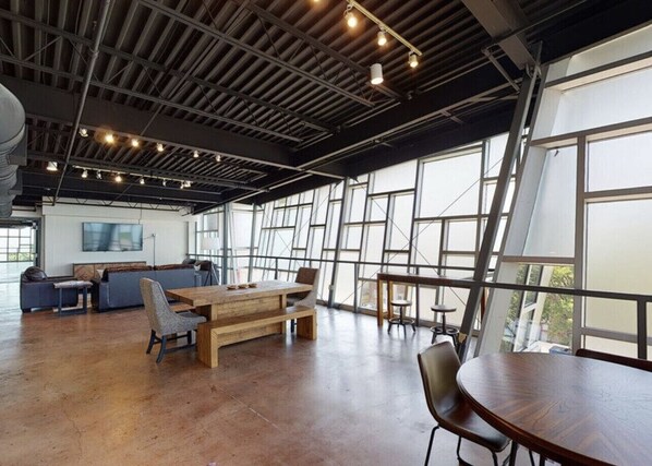 Interior - Luxury Midtown Flat near Downtown & FedEx Forum (Memphis)