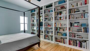 1 bedroom, memory foam beds, iron/ironing board, WiFi