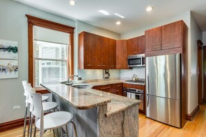 Refrigerador, microondas, horno y lavavajillas 