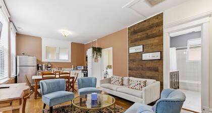 At Home in Andersonville - Close to Foster Beach and the Red Line by AllSet Turnover