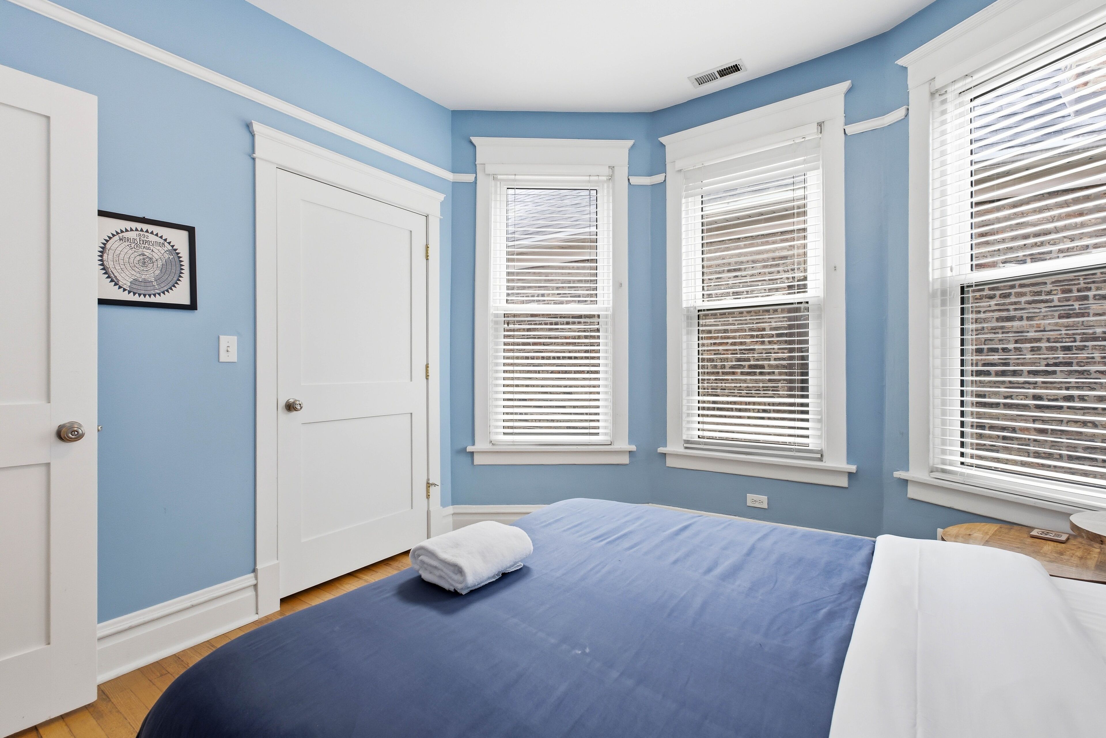 4 habitaciones, tabla de planchar con plancha, cuna de viaje y wifi 