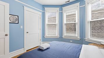 4 habitaciones, tabla de planchar con plancha, cuna de viaje y wifi