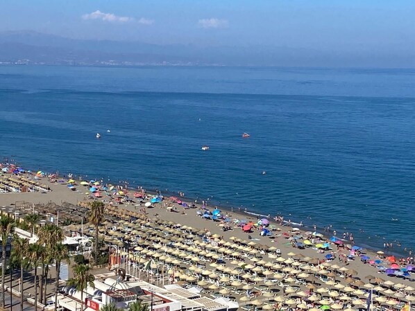 Beach nearby, sun loungers, beach towels