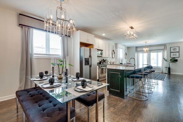 Refrigerador, microondas, horno y lavavajillas