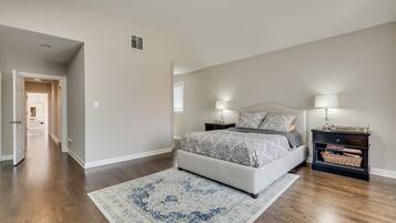 3 bedrooms, iron/ironing board, travel crib, WiFi