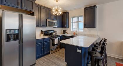 Prime Location - Close to Public Transit, Little Italy, the Medical District and UIC by AllSet Turnover