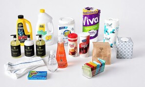 Diverse huishoudelijke schoonmaak- en verzorgingsproducten.