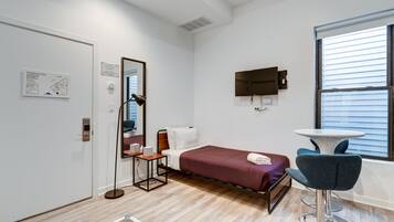 Room | Iron/ironing board, free WiFi