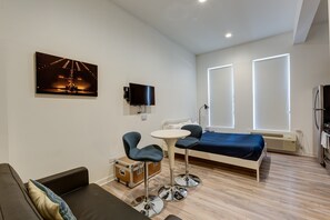 Bügeleisen/Bügelbrett, WLAN, Bettwäsche