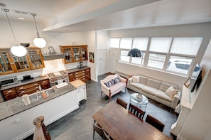 Kühlschrank, Mikrowelle, Ofen, Geschirrspüler