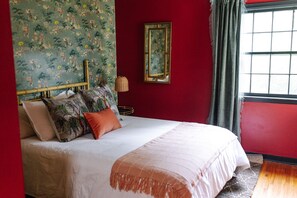 4 soverom, skrivebord, strykejern/-brett og wi-fi (inkludert)