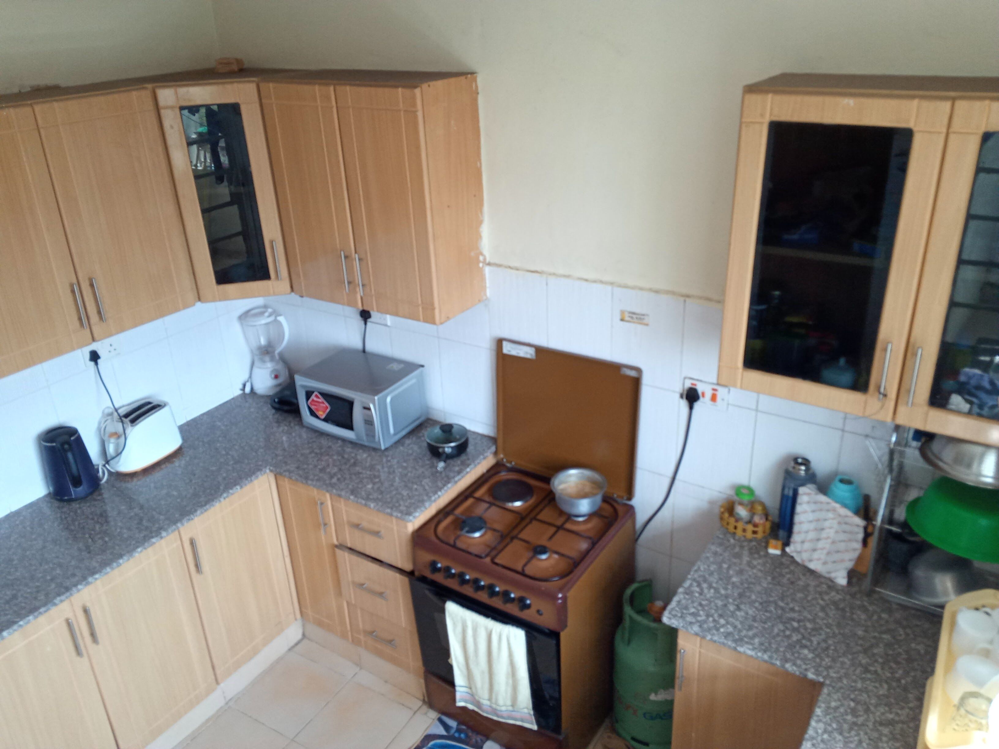 Paper towels, dining tables