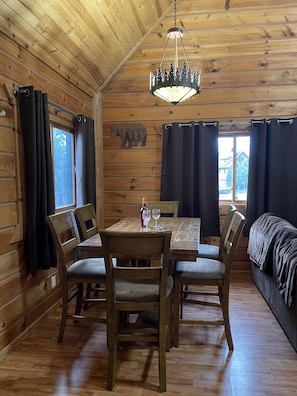 Dining - Family Fun 3 Bedroom Cabin (Warrens)