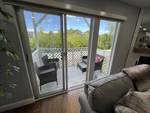 Smart TV, chimenea y tenis de mesa 