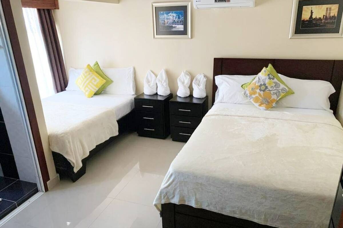 Phòng đôi hoặc 2 giường đơn Executive, 2 phòng ngủ, phù hợp cho người khuyết tật, tầng Executive | Khu vực làm việc phù hợp cho laptop 