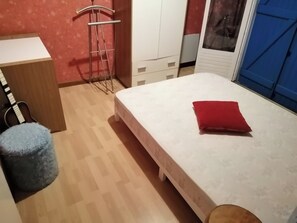 3 habitaciones, escritorio y wifi 