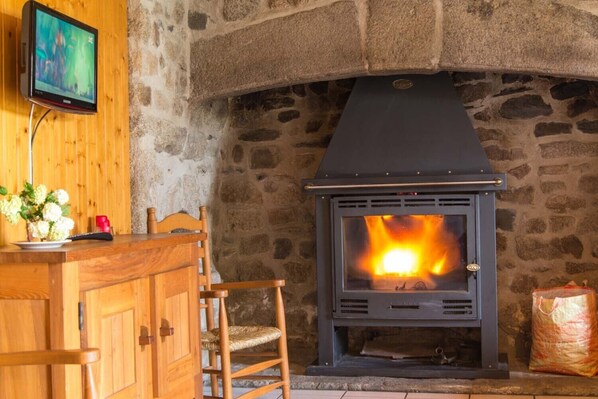 Interior - Gîtes de France 6/7 people 3 bedrooms (CHAULHAC)