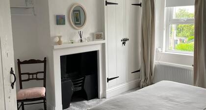 Cottage between the beach and Lake District. Sleeps 4. Pet friendly!