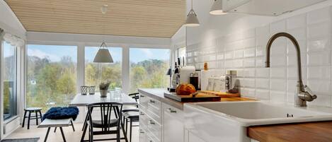 Køleskab, ovn, kogeplade, opvaskemaskine