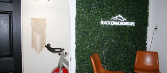 Ski getaway 5 minutes to Plattekill Mountain + arcade games! Nearby Belleayre