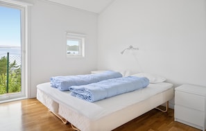 4 Schlafzimmer, Reisekinderbett, Bettwäsche