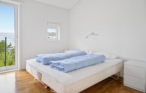 4 Schlafzimmer, Reisekinderbett, Bettwäsche