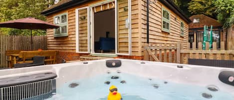 Cottage | Property grounds