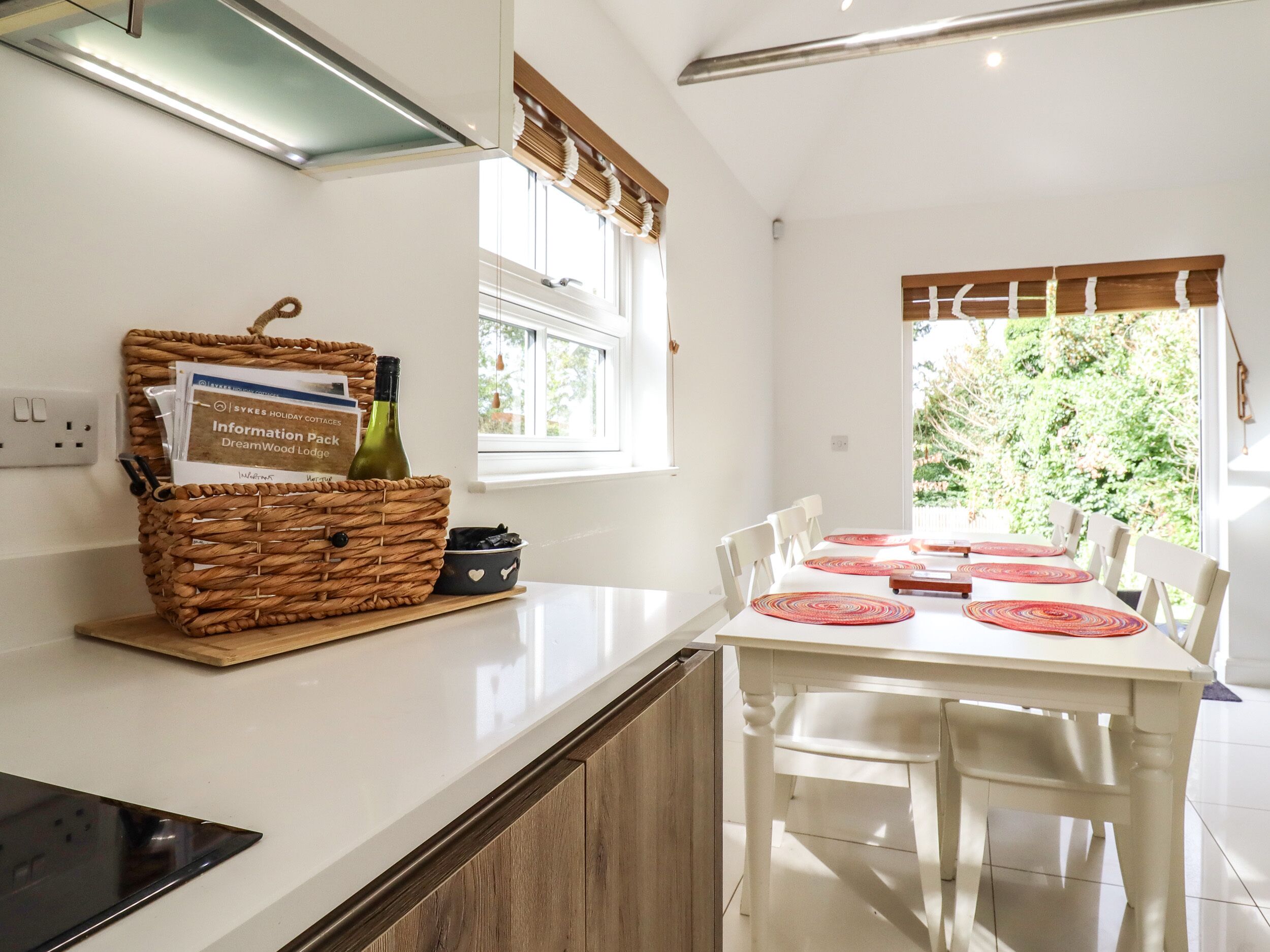 코티지 | 전용 주방 | 냉장고, 식기 세척기, 전기 주전자, 토스터