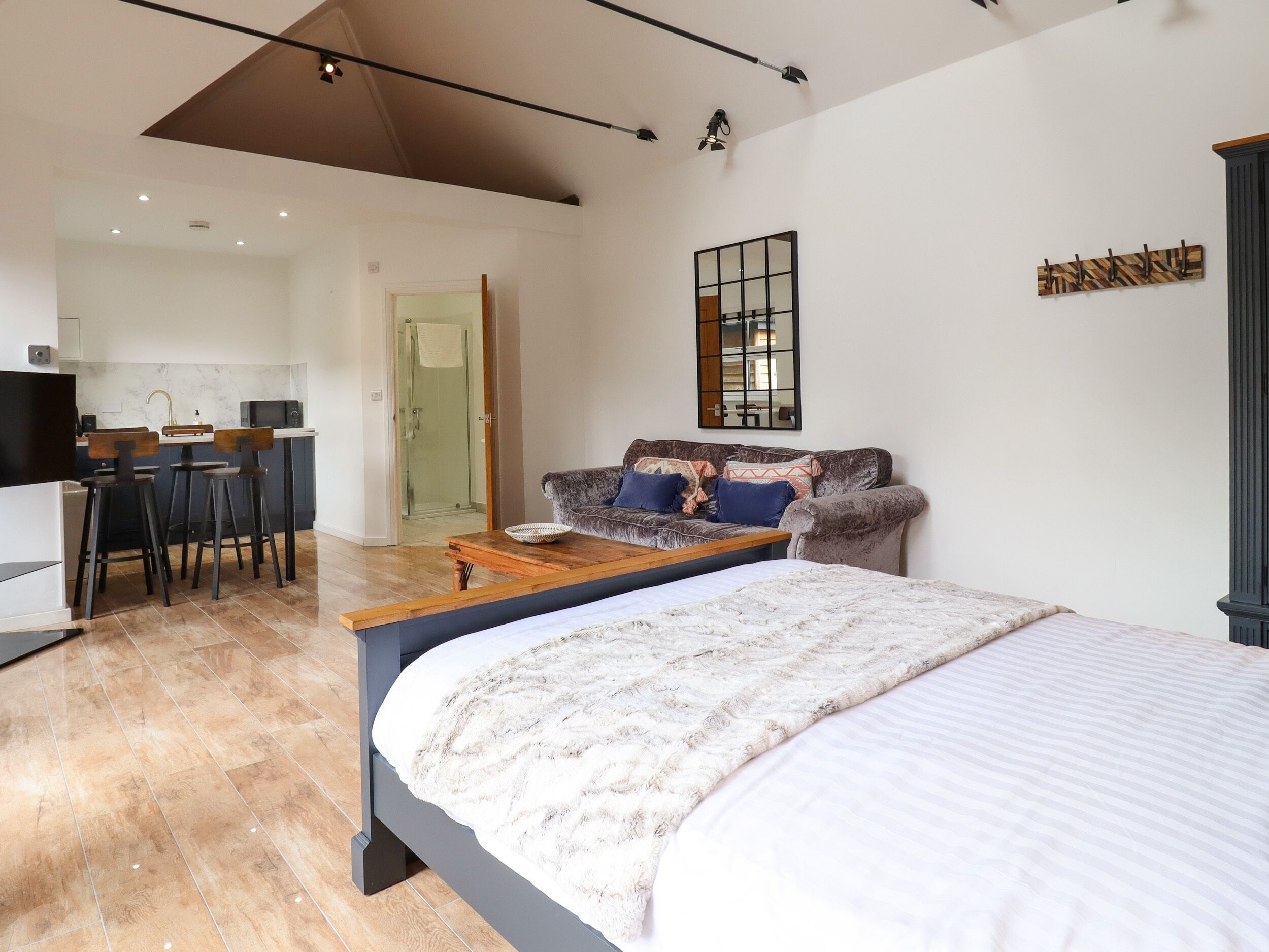 Cottage | 3 bedrooms, individually decorated, individually furnished, free WiFi