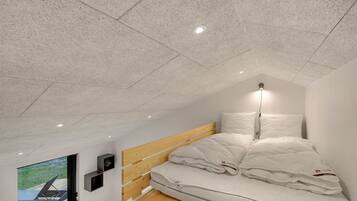 3 bedrooms, travel crib, free WiFi