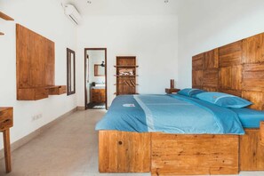 Luxury Studio Suite, 1 Bedroom, Garden View, Poolside - Big Brother Berawa Beach (Canggu)