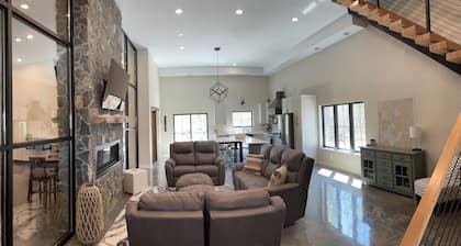 Secluded, Cozy Shouse near the Lake!