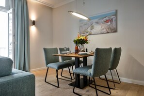 Unclassified image, 3 of 55, button