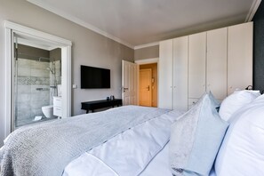 Unclassified image, 5 of 68, button