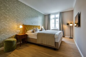 3 habitaciones, tabla de planchar con plancha, wifi y ropa de cama 